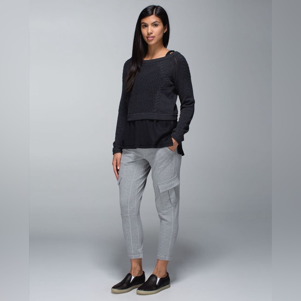LULULEMON Be Present Pullover Heathered Black Cropped Sweater Size 8 - Picture 4 of 14